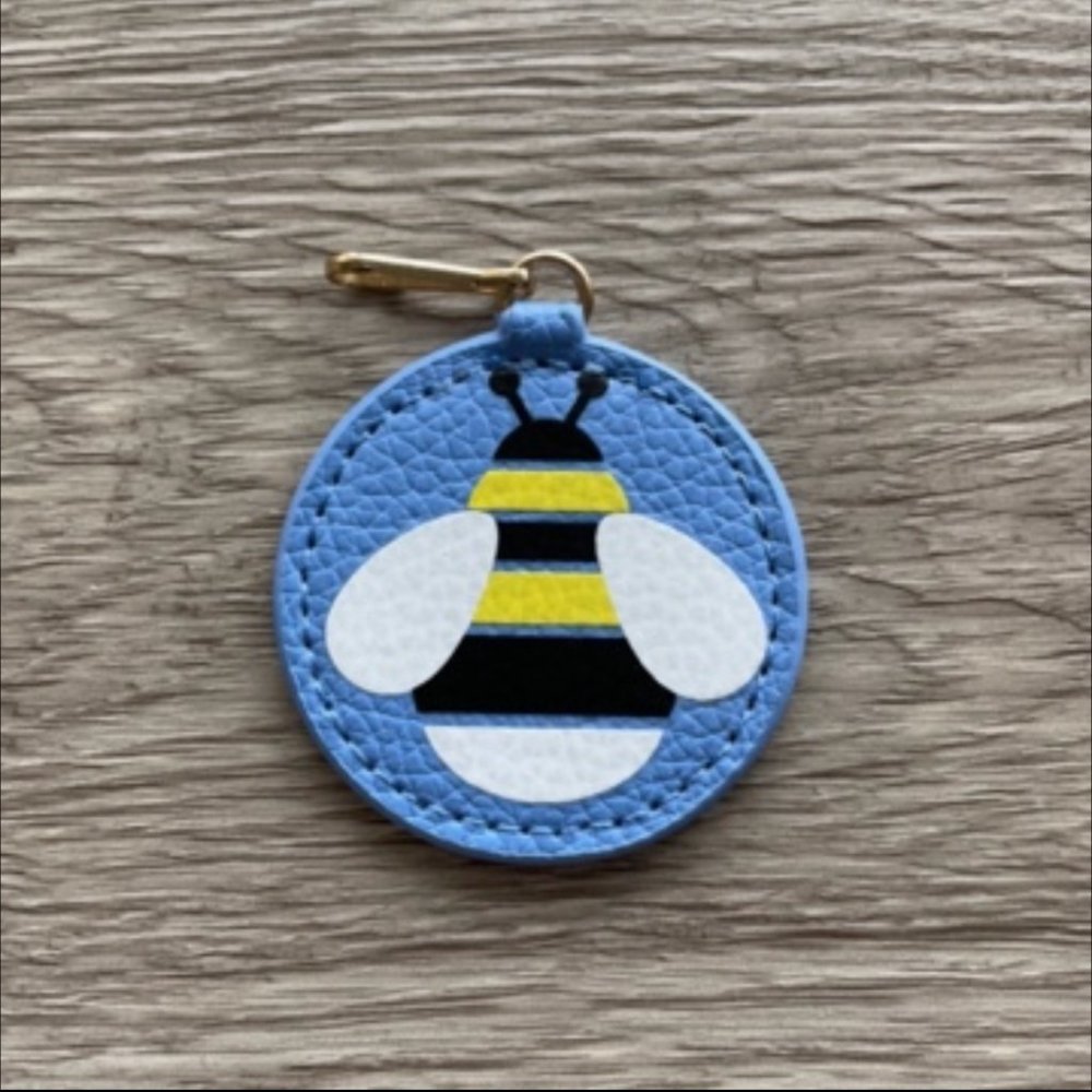 Estee Lauder Key Chain Ring Charm Bumble Bee NEW
